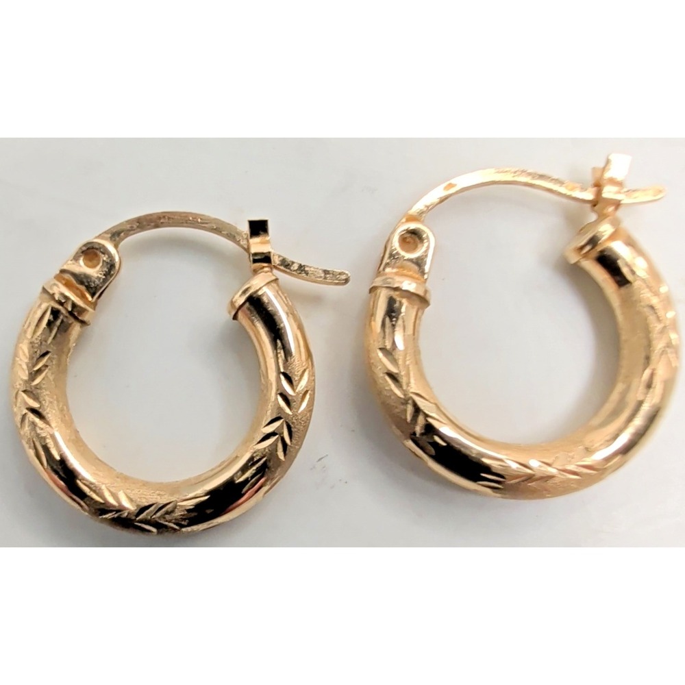 14K Yellow Gold 585 Small Etched Huggie Hoop Earrings Marked ZZ 0.86g
